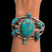 Exceptional Sea Turtle Cuff