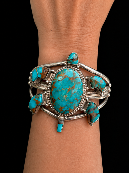 Exceptional Sea Turtle Cuff